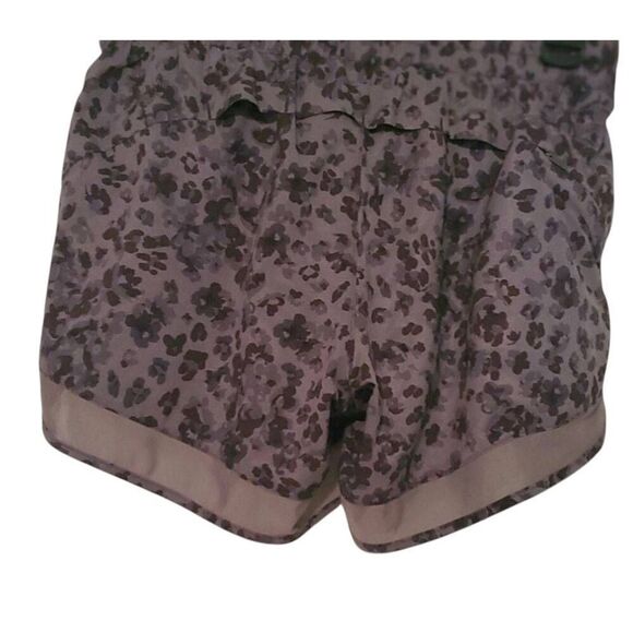 ATHLETA Mesh Racer Run Shorts 4' In Libra Gray Animal Print Size XXS - Picture 4 of 4